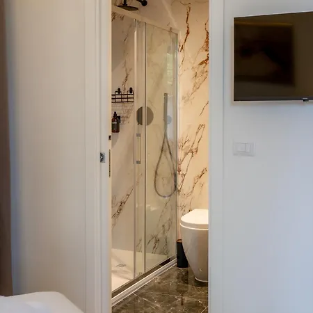 Bed and breakfast Romart Luxury 4*