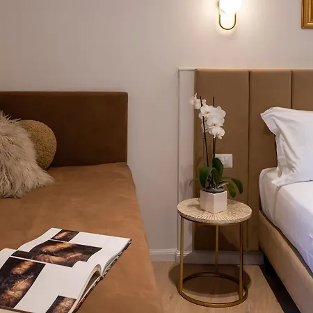 Romart Luxury Couette-café Rome