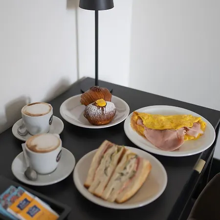 Romart Luxury Couette-café Rome