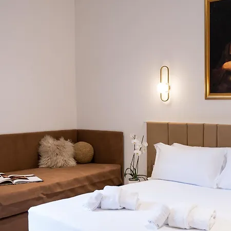 Romart Luxury Couette-café Rome